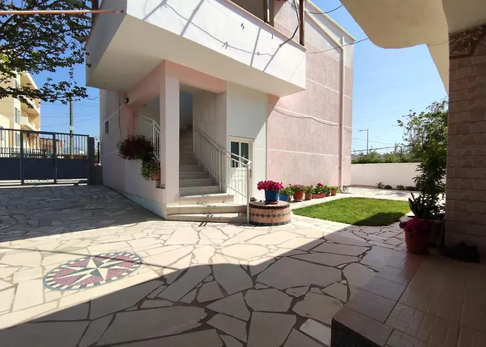 Kristel Holiday Apartment